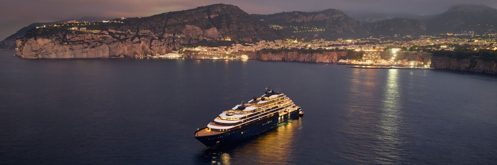 Luxury Travel Selection - Evrima at Sorento at dusk