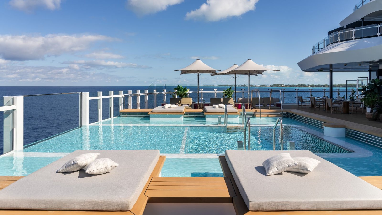 Luxury Travel Selection - Beach House Pool, Ilma