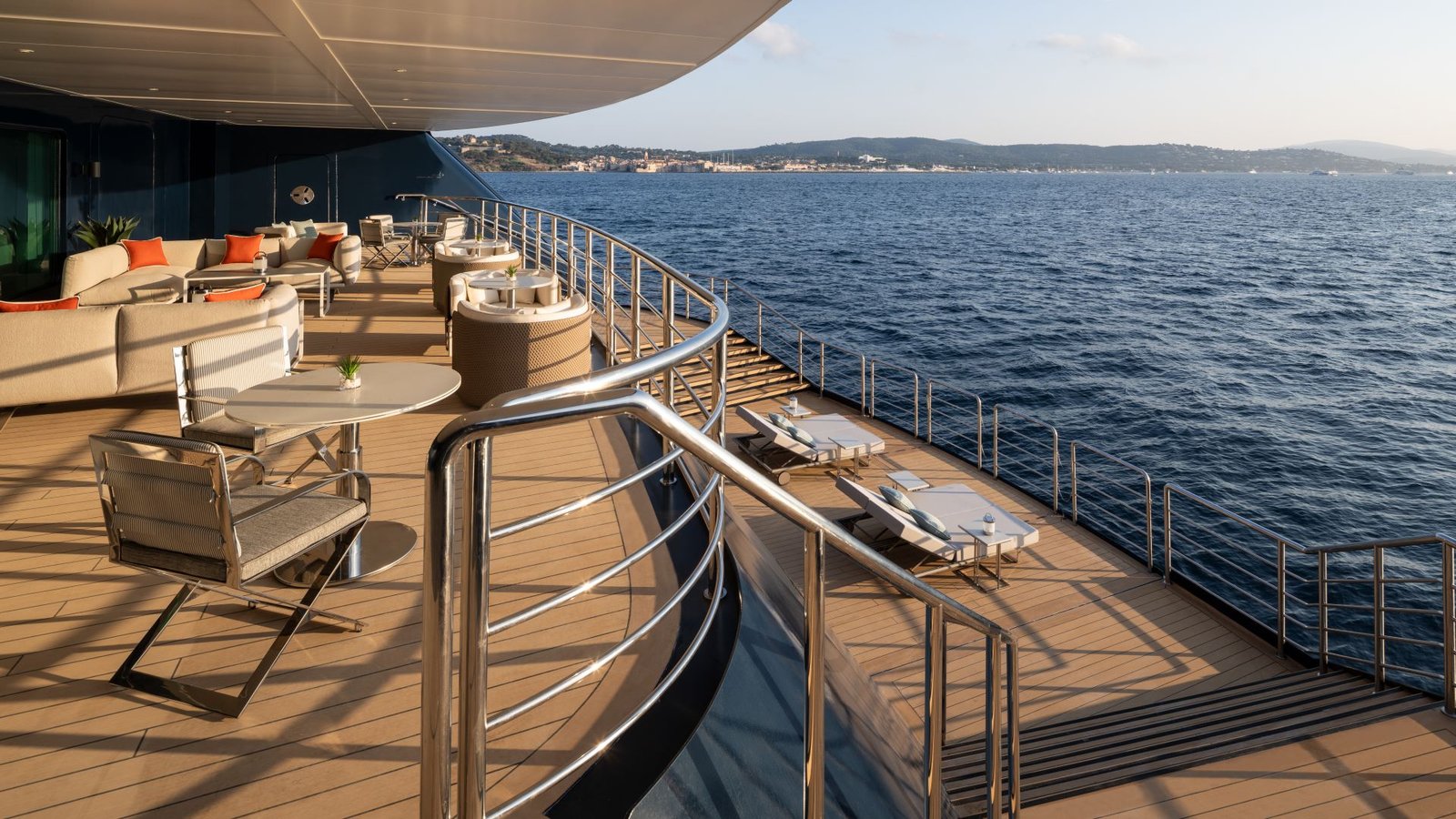 Luxury Travel Selection - The Marina Deck, Ilma