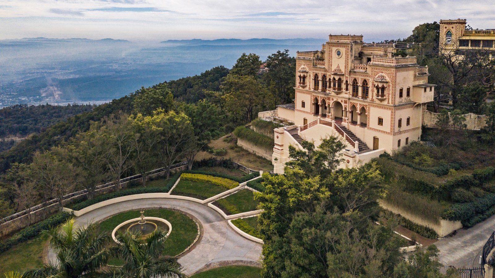 Luxury Travel Selection – Ananda in the Himalayas