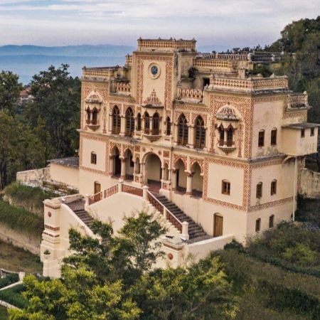 Luxury Travel Selection - Yoga - Ananda in the Himalayas